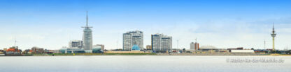 Skyline ab Blexen © Adrian Wackernah (VG Bild-Kunst Nr.: 2219193) - https://atelier-an-der-muehle.de