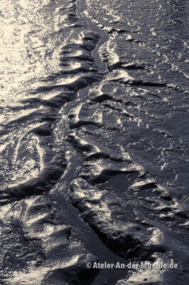 Watt © Adrian Wackernah (VG Bild-Kunst Nr.: 2219193) - https://atelier-an-der-muehle.de