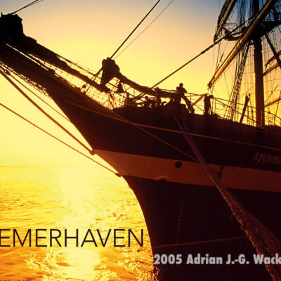 Postkarte Bremerhaven Viermastbark Kruzenshtern im Abendlicht © 2005 Adrian Wackernah