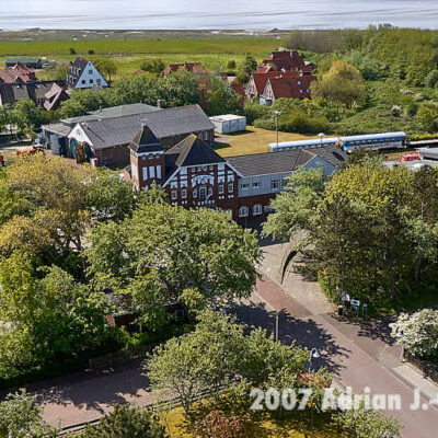 Fotografie Wangerooge Blick auf Bahnhof © 2007 Adrian J.-G. Wackernah