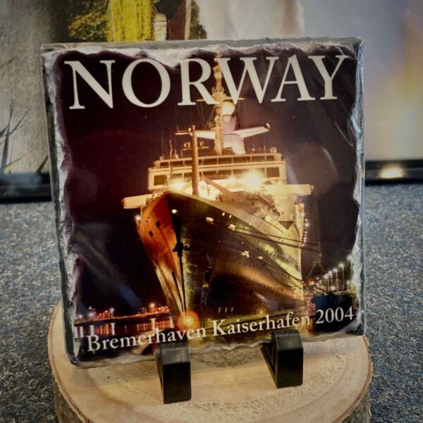 Produktbild Die NORWAY in 15x15 cm auf echter Schiefer